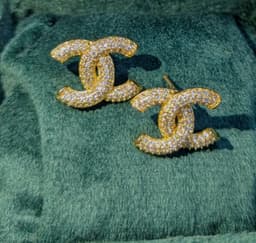 Channel earrings thumbnail 2