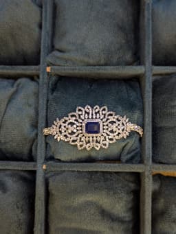 Zircon bracelet thumbnail 0