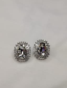 Oval silver earring thumbnail 0