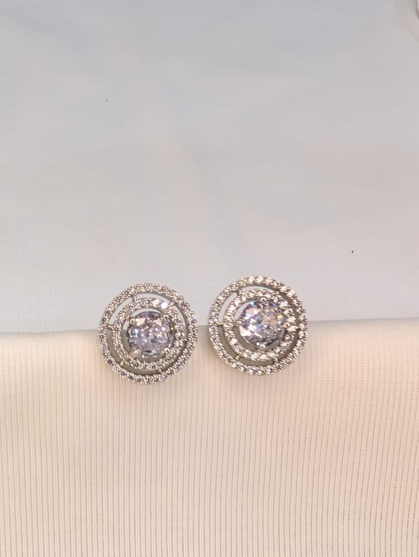 Round silver earing